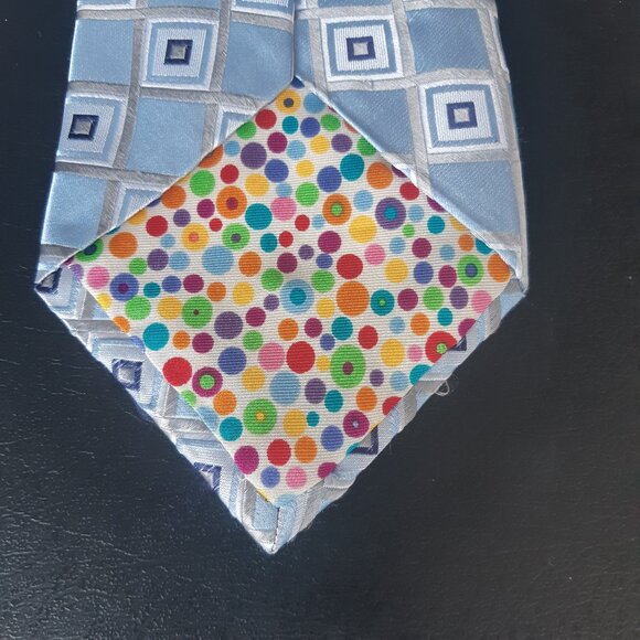 City of London Light Blue w/ Square Pattern 100% Silk Necktie - Picture 4 of 10